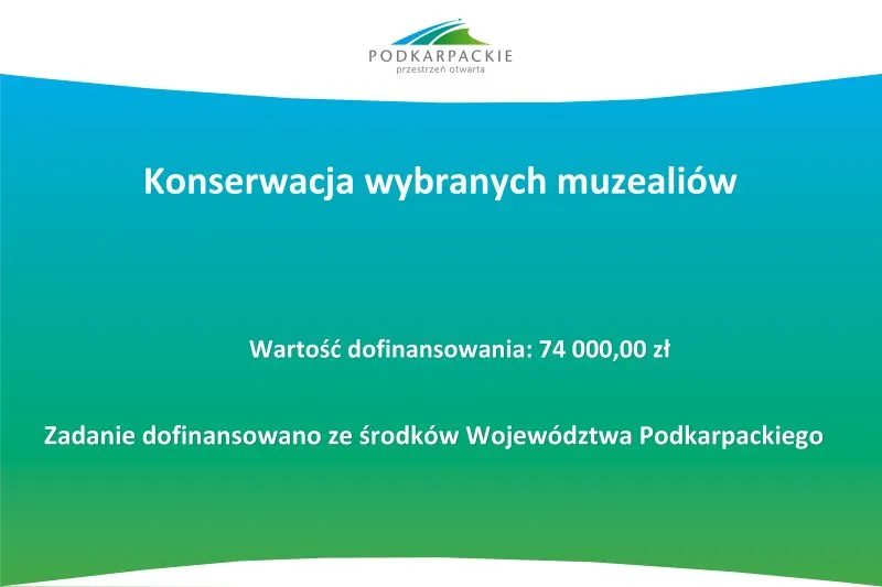 Tablica informująca o dofinansowaniu na konserwację wybranych muzealiów w 2026 roku